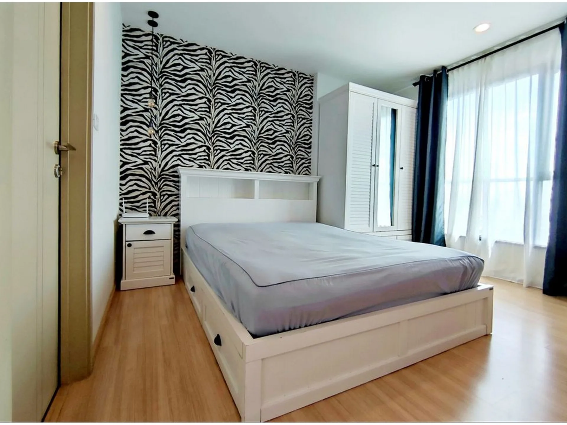 Property photos for The Base Rama 9 - Ramkhamhaeng