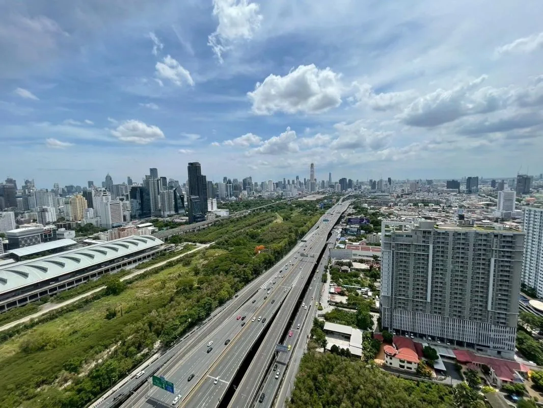 Property photos for Life Asoke Hype