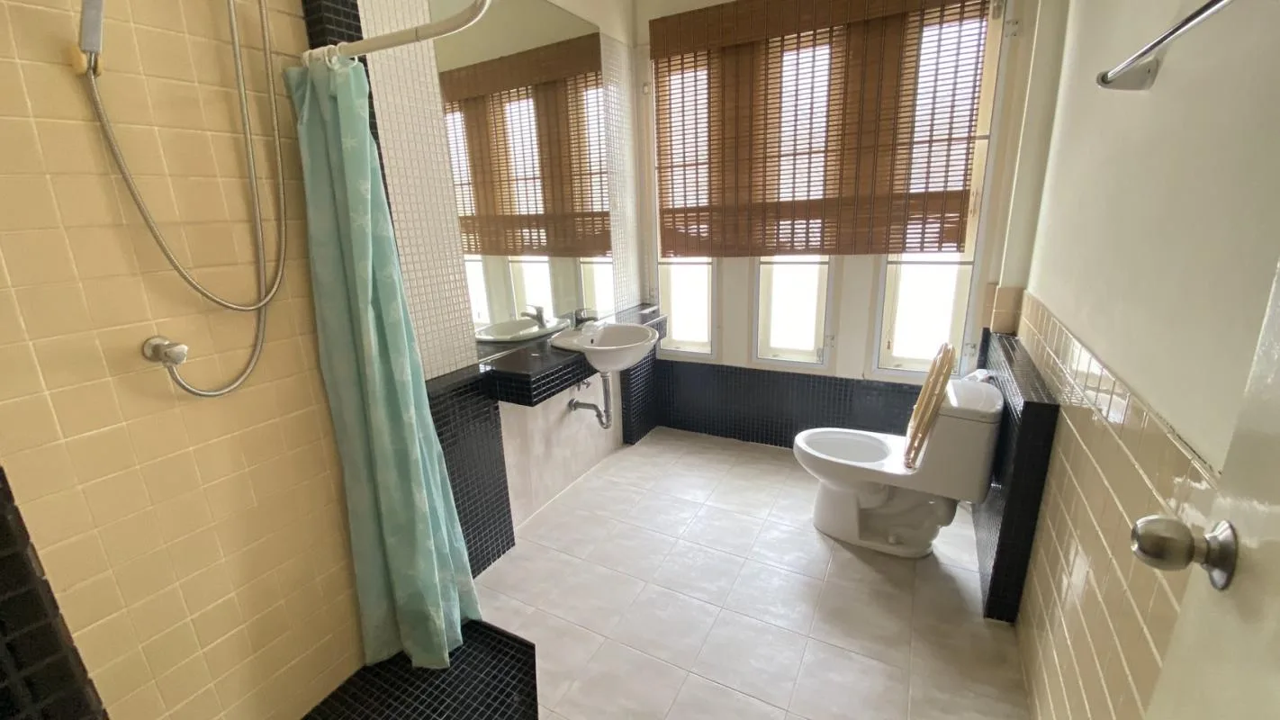 Property photos for Single House Suk. 63
