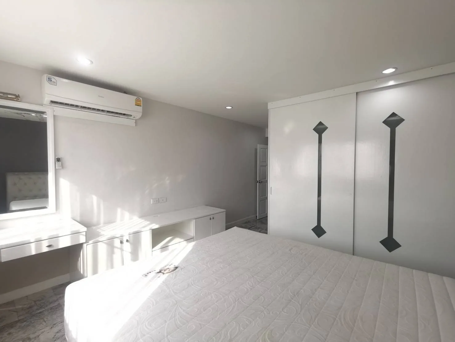 Property photos for Royal Castle