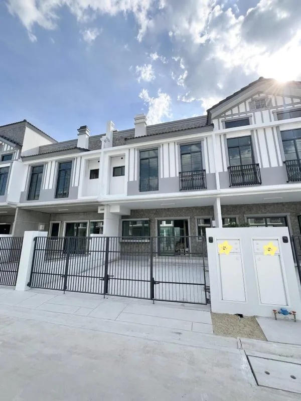 Property photos for Villaggio Srinakarin-bangna