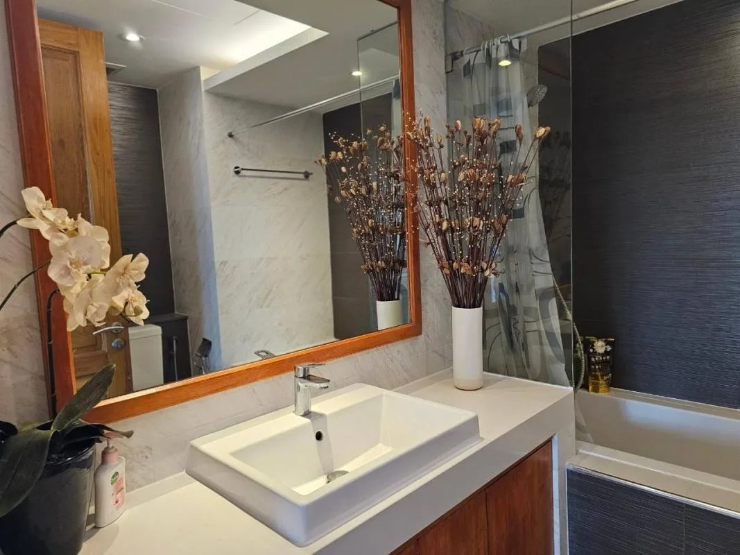 Property photos for Lake Green
