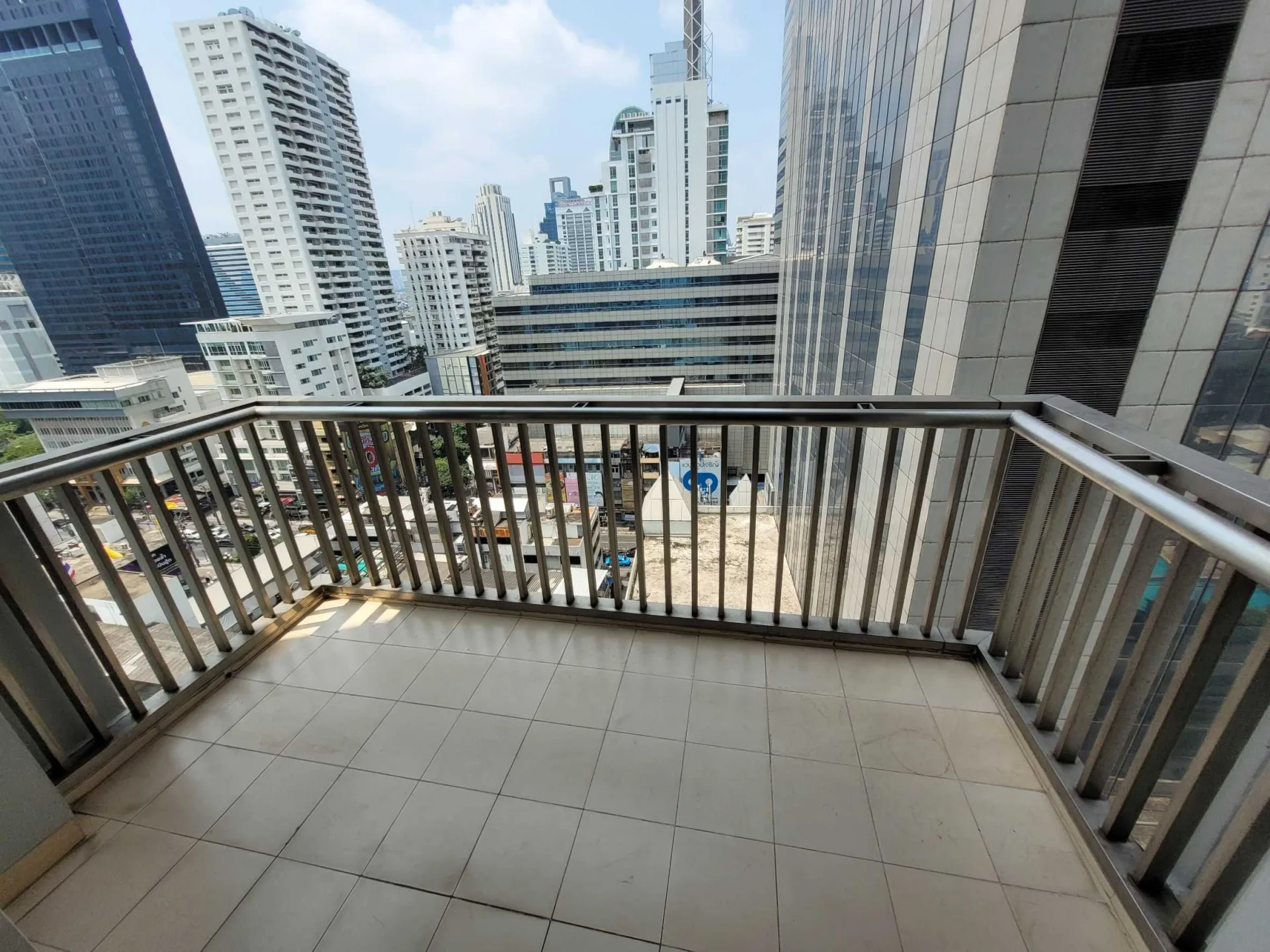 Property photos for Prasanmitr Thani Tower