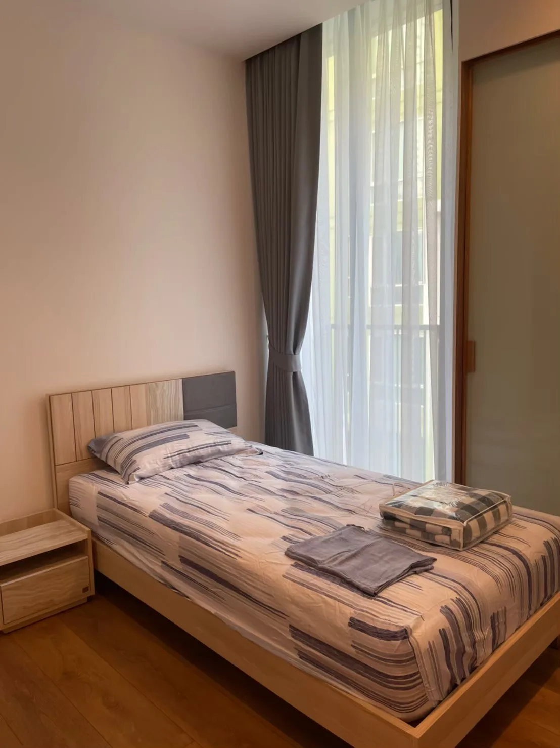 Property photos for Noble BE 33