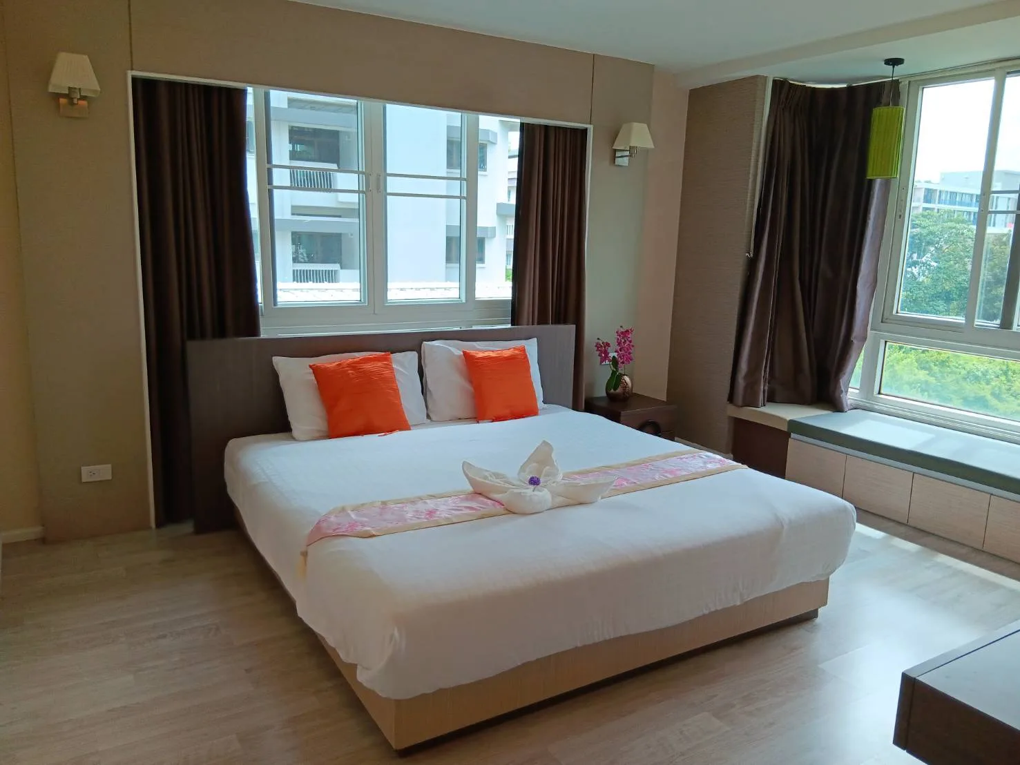 Property photos for Triple Oaks Service  Apartment Sukhumvit 33