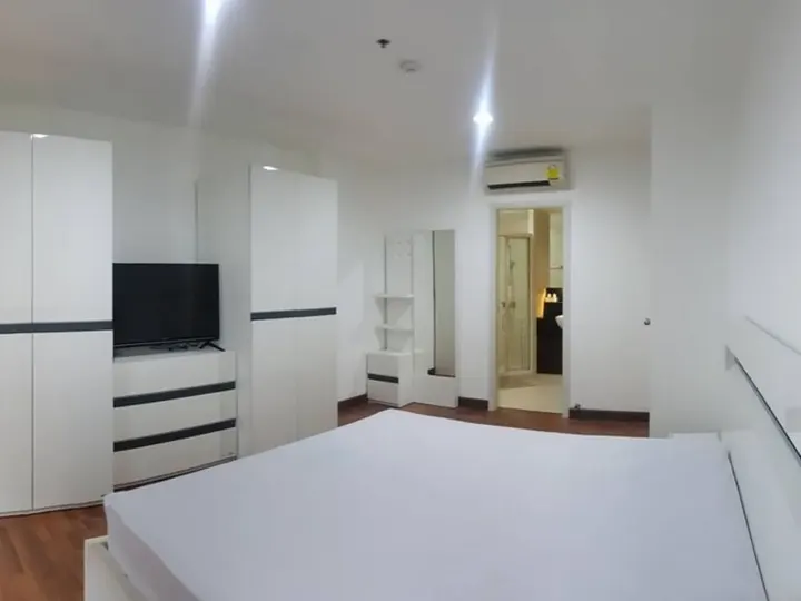 Property photos for Centric Scene Phaholyothin 9