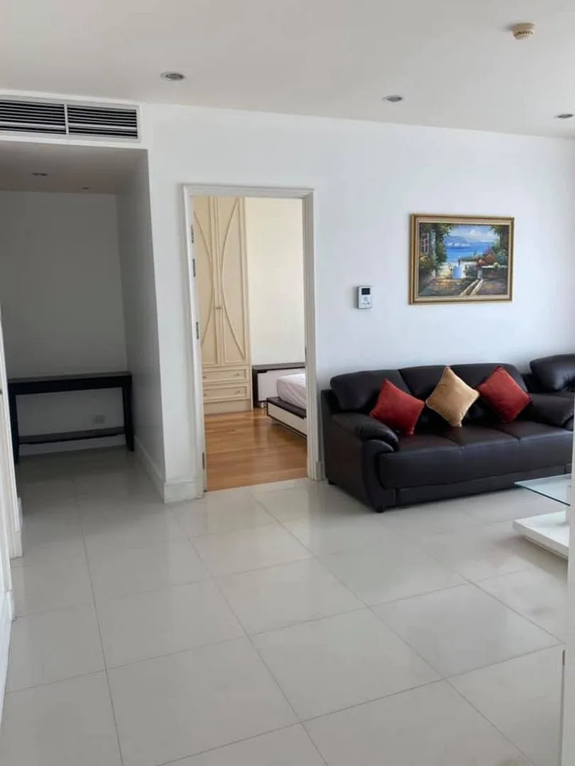 Property photos for Aguston Sukhumvit 22