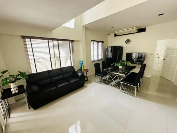 Property photos for Single House Suk. 31