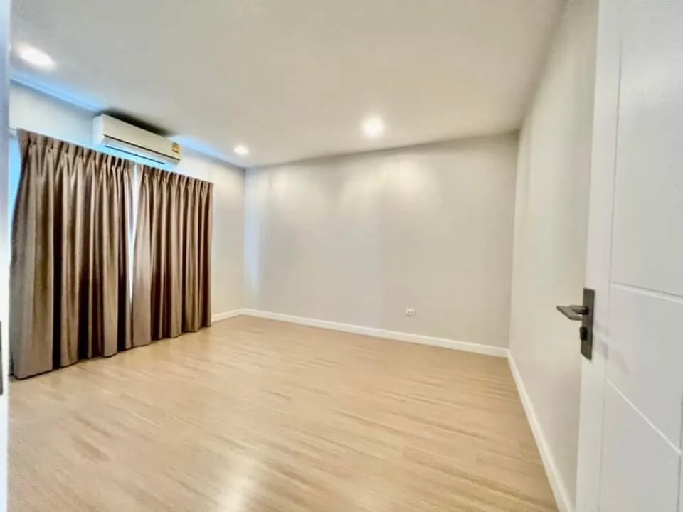 Property photos for Plex Bangna