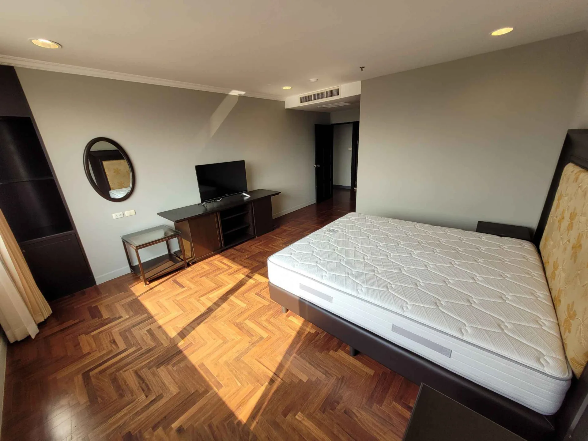 Property photos for Lake Green