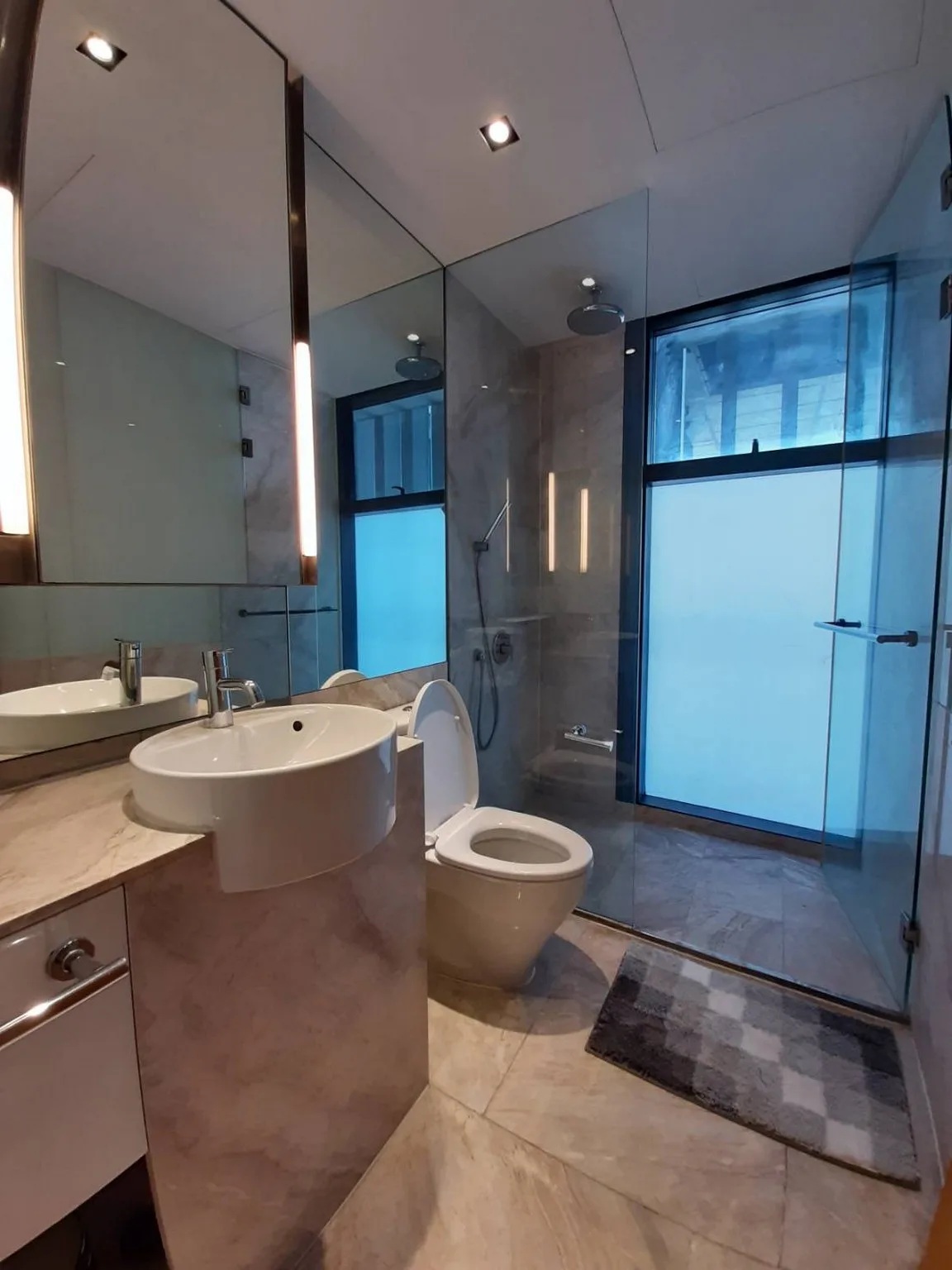 Property photos for The Met