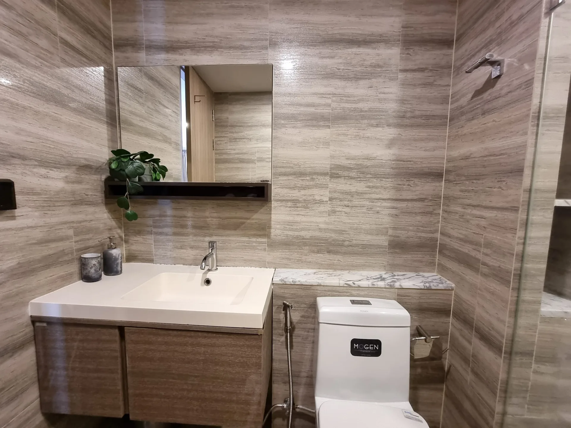 Property photos for FYNN Aree