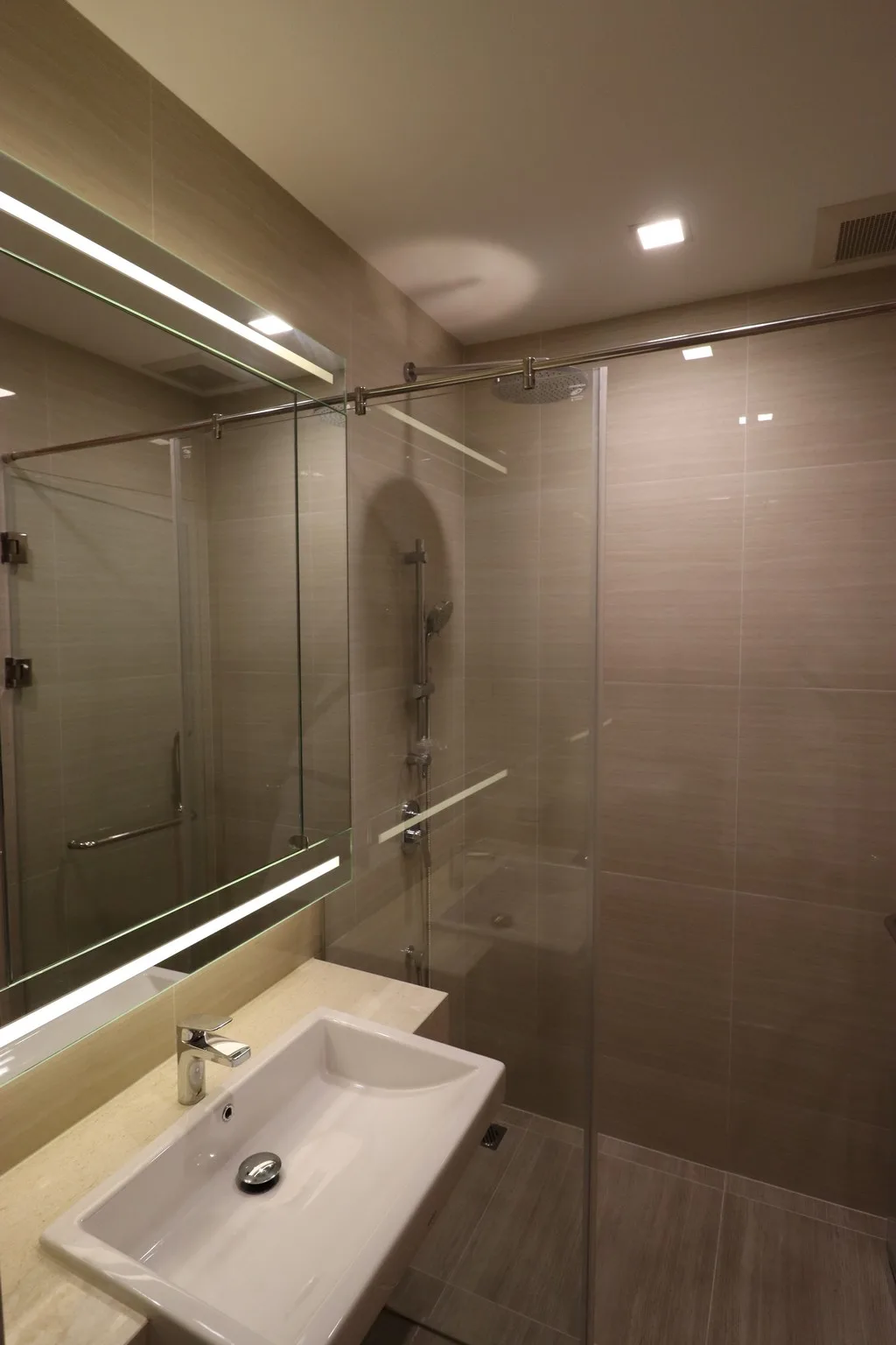 Property photos for Noble BE 33