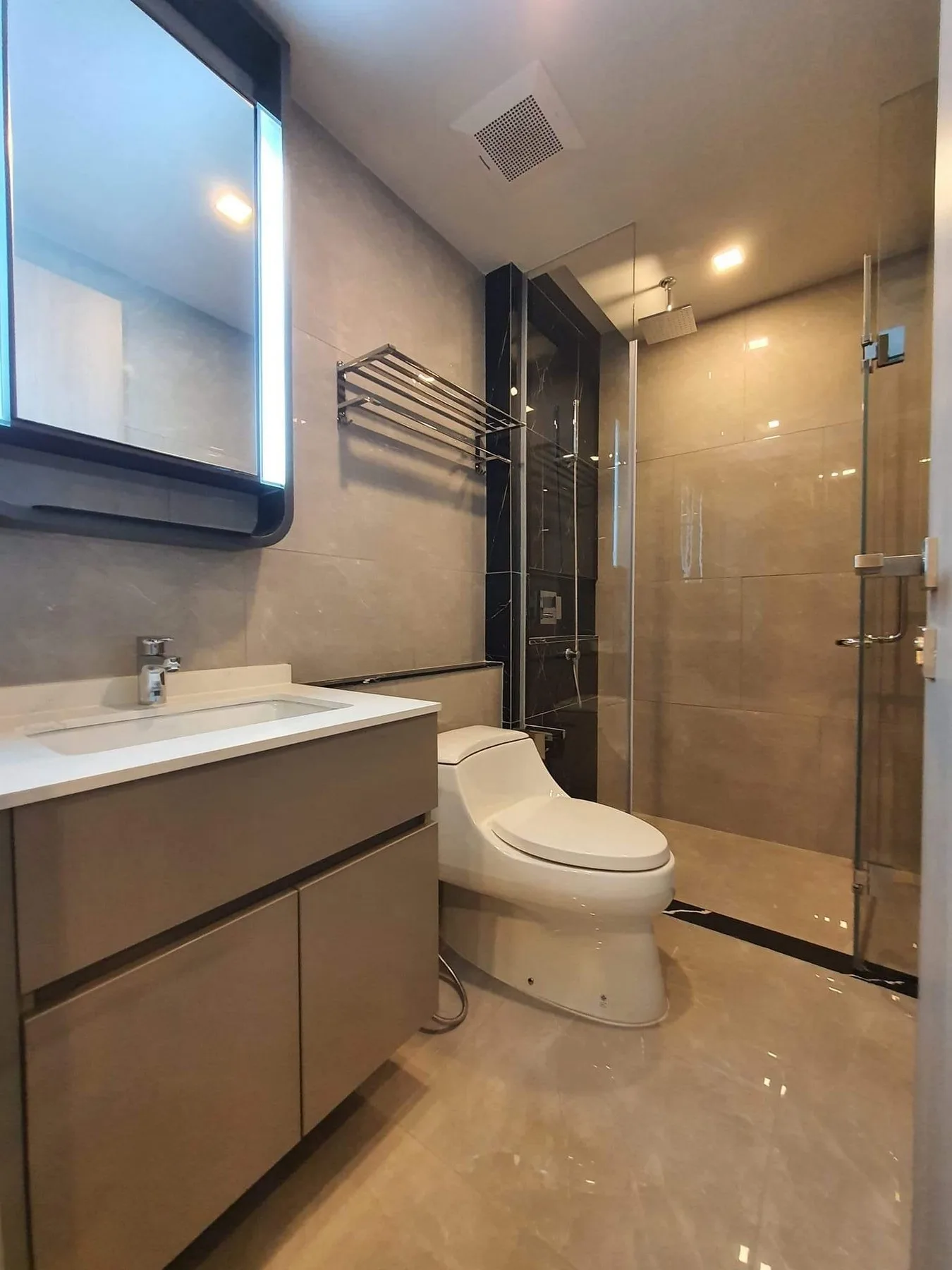 Property photos for One 9 Five Asoke - Rama 9