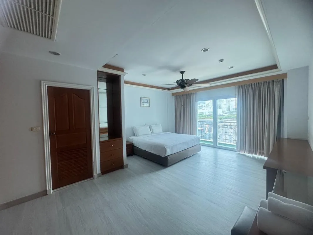 Property photos for Chaidee Mansion