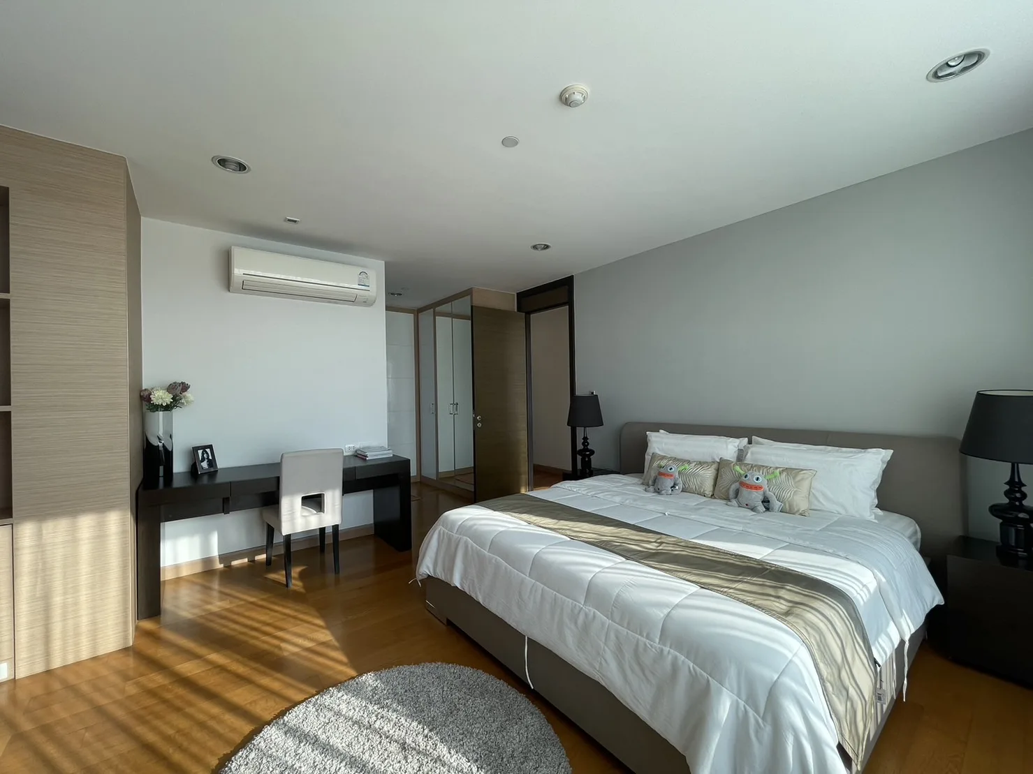 Property photos for Capital Residence