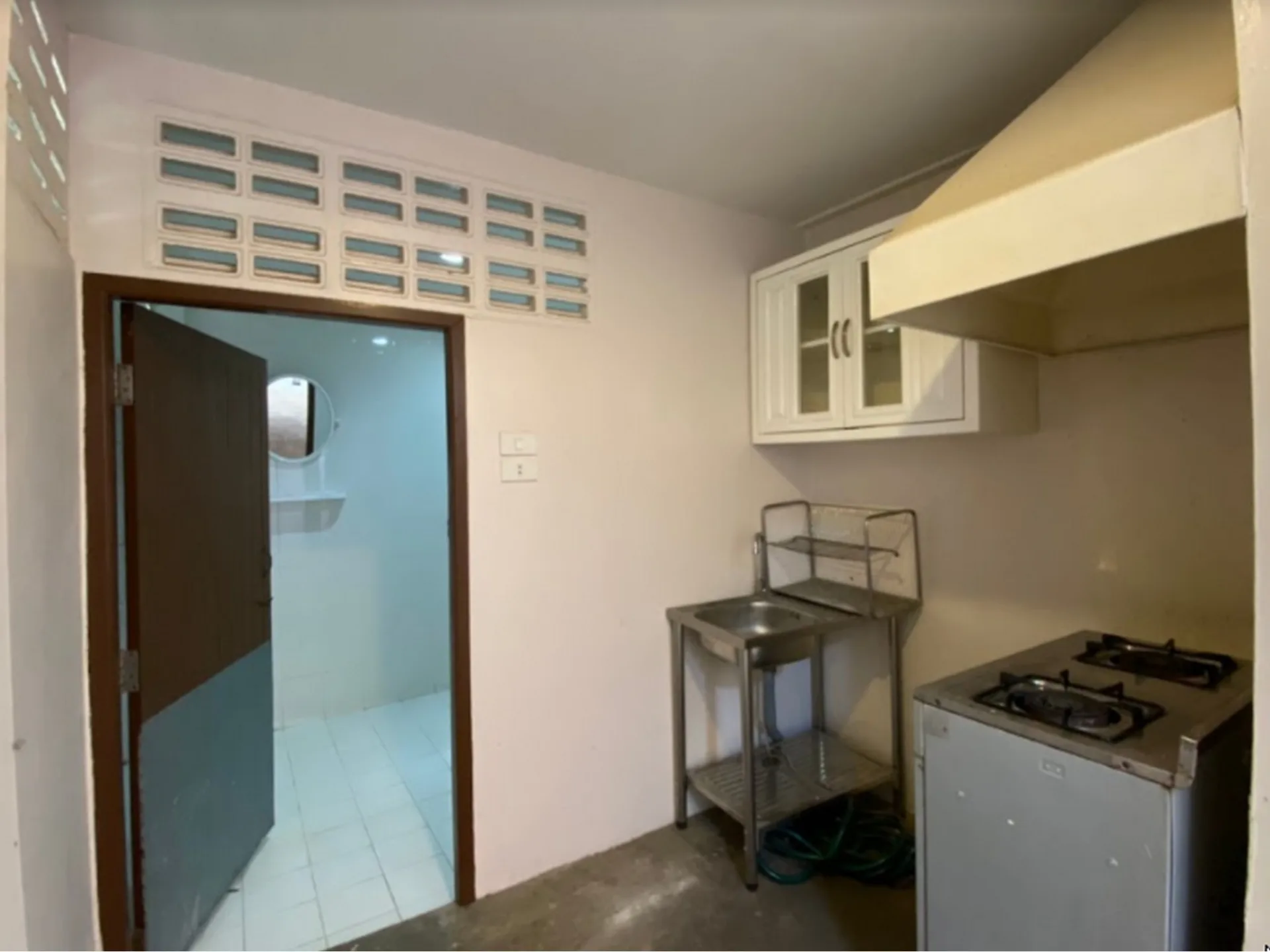 Property photos for 13 Yaek Soi Sammit