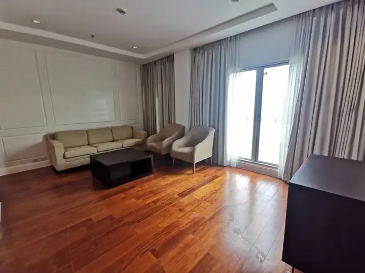 Property photos for Royal Residence Park