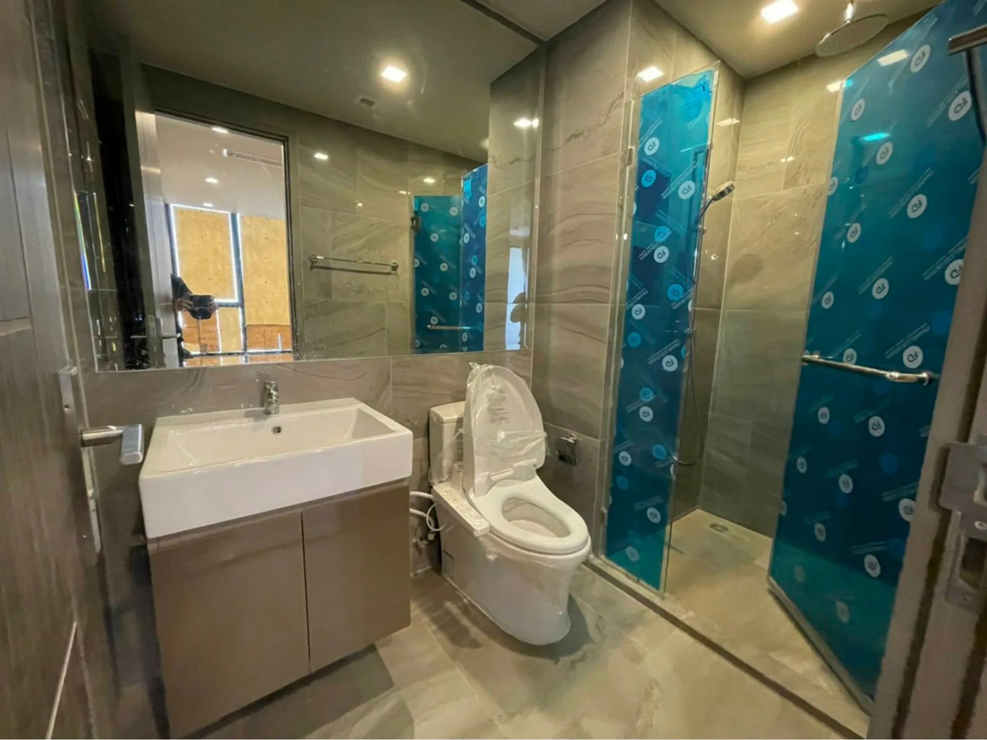 Property photos for Ideo Q Victory