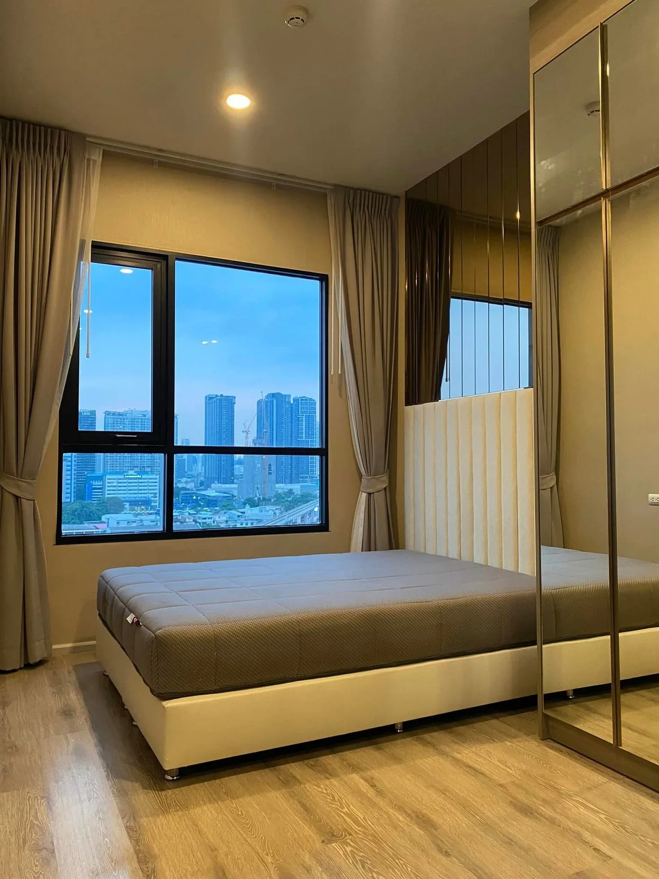 Property photos for KnightsBridge Prime Ratchayothin