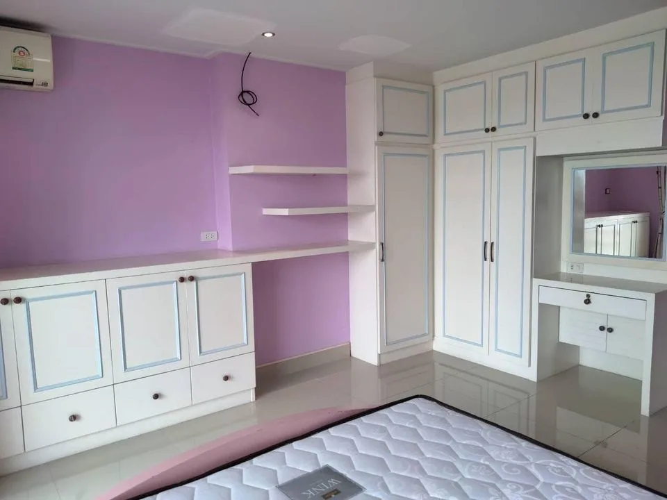 Property photos for Master View Executive Place
