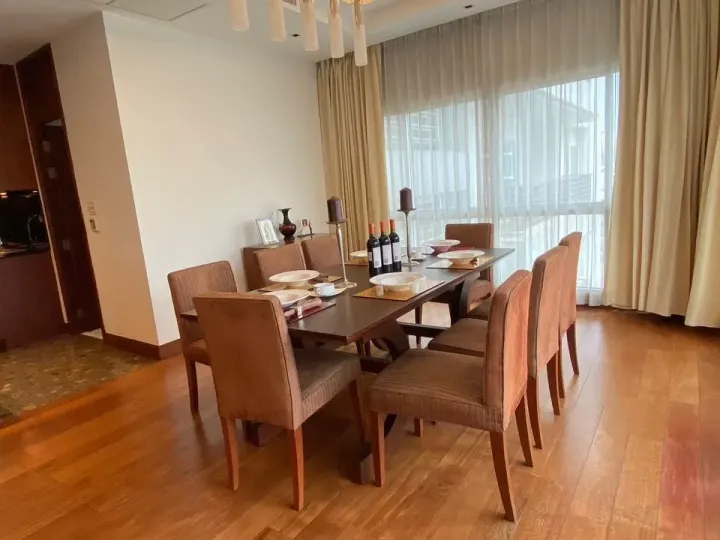Property photos for Royal Residence Park