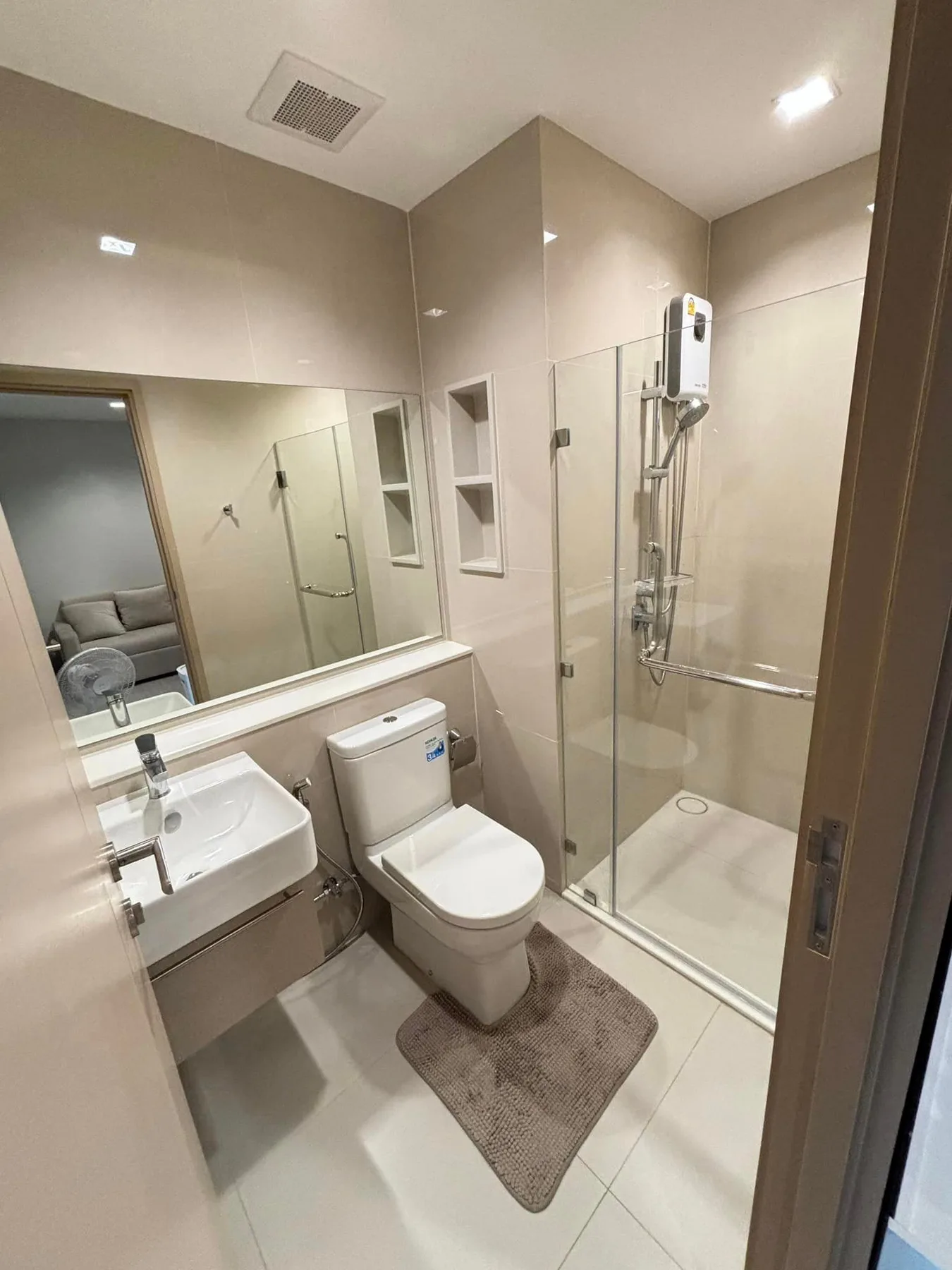 Property photos for Life Sathorn Sierra