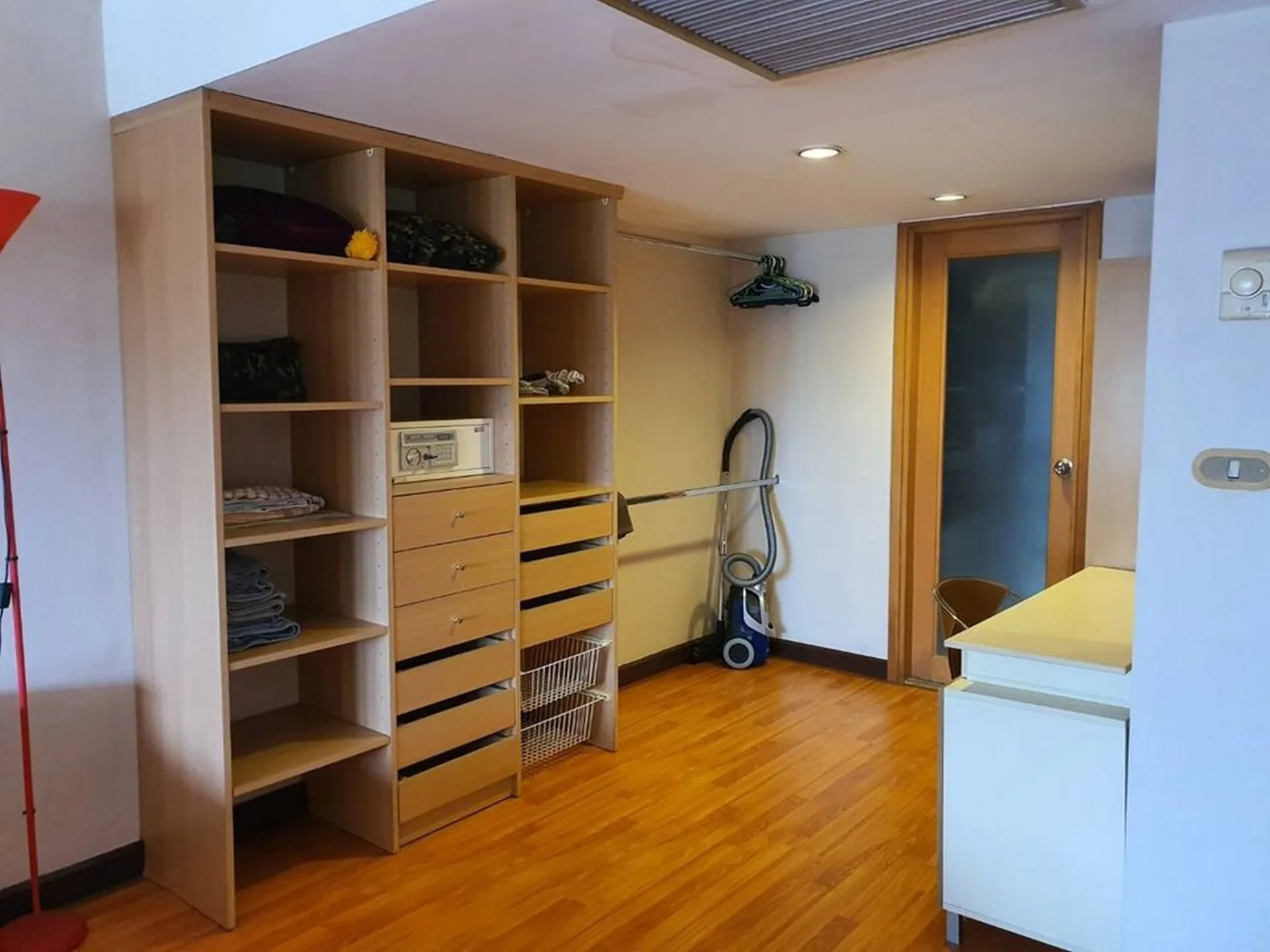 Property photos for Omni Tower Sukhumvit Nana