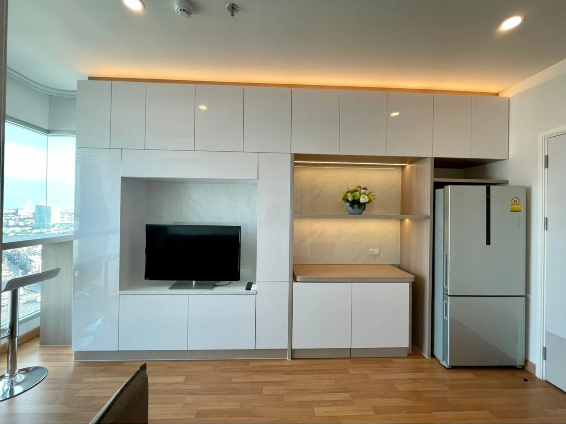 Property photos for Petch 9 Tower