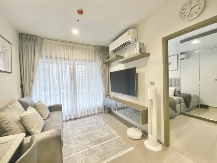Property photos for Life Asoke Hype