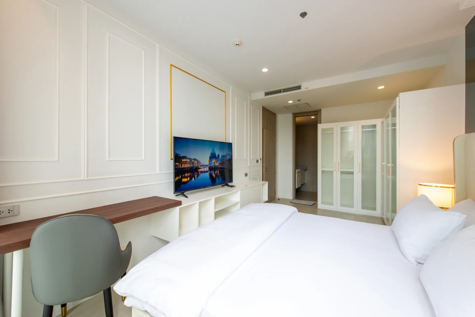 Property photos for Noble Ploenchit