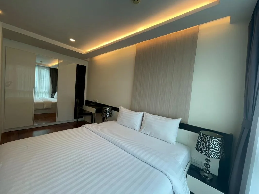 Property photos for Beverly 33