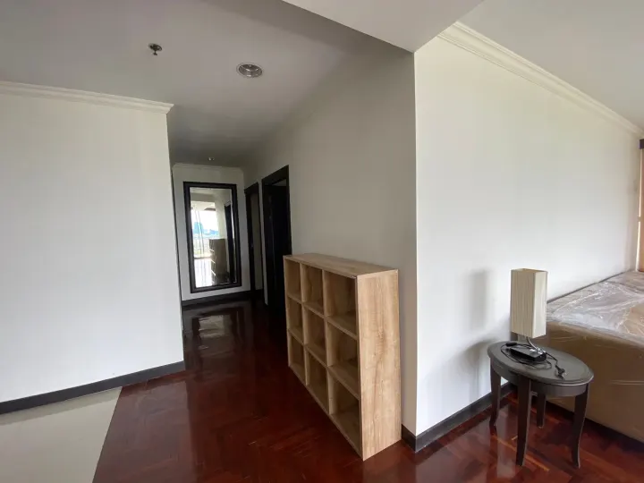 Property photos for Lake Green