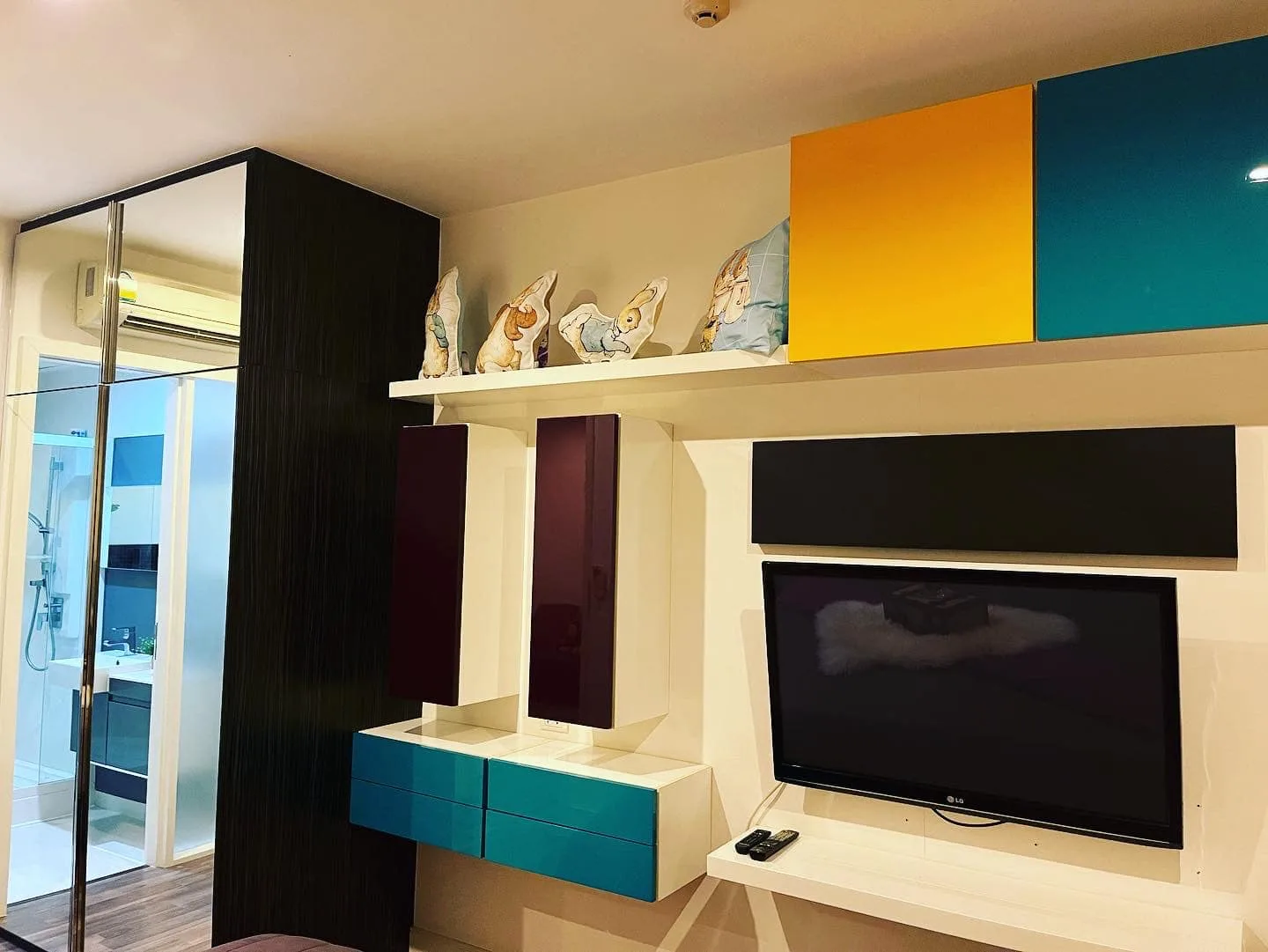 Property photos for The Room Sukhumvit 62