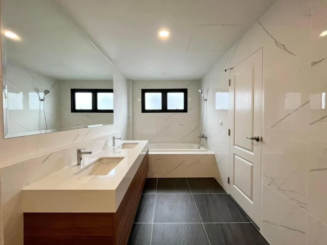 Property photos for Centro Phahol-viphawadee