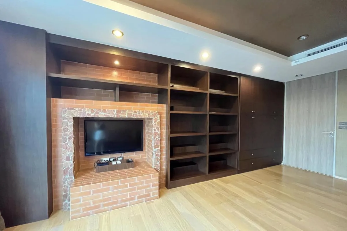Property photos for Noble Reflex