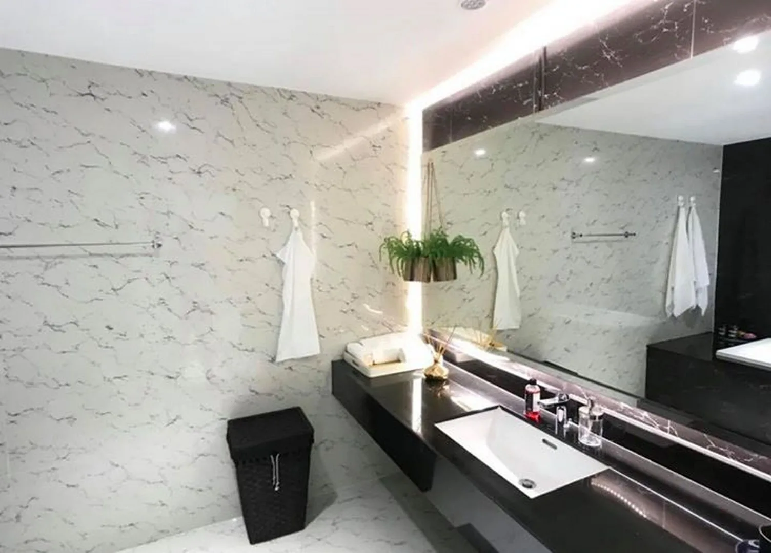 Property photos for State Tower