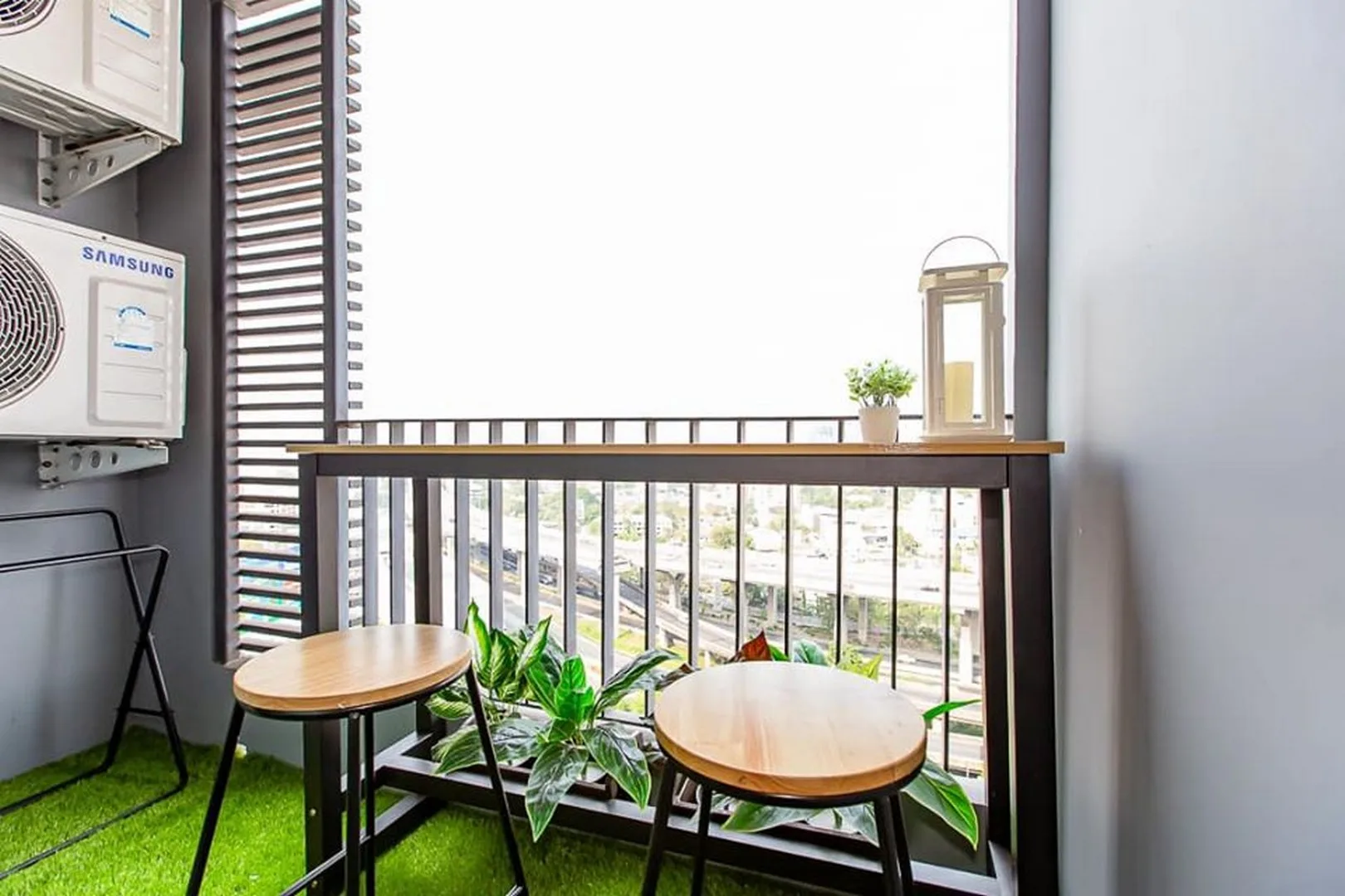 Property photos for IDEO O2