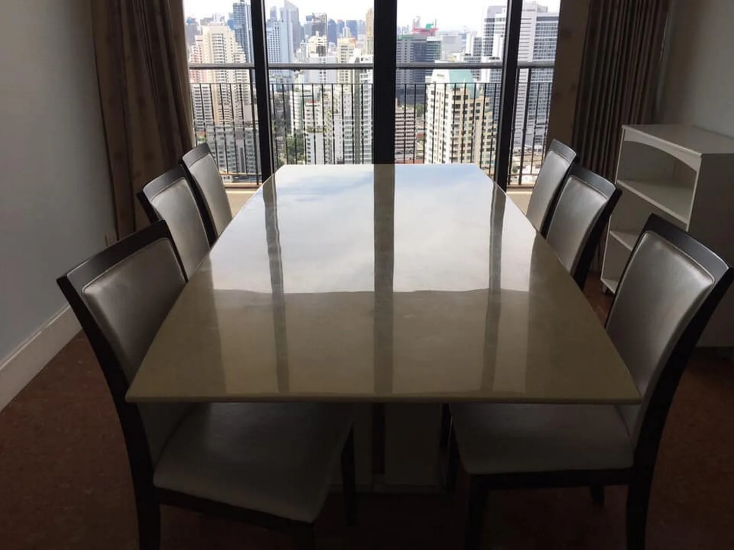 Property photos for Aguston Sukhumvit 22