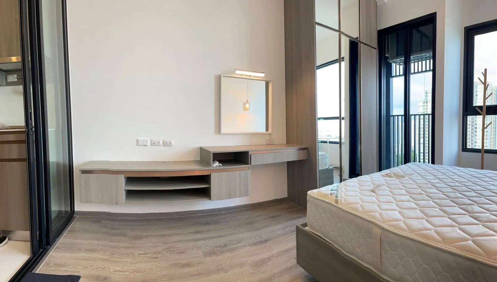 Property photos for Knightsbridge Prime Onnut