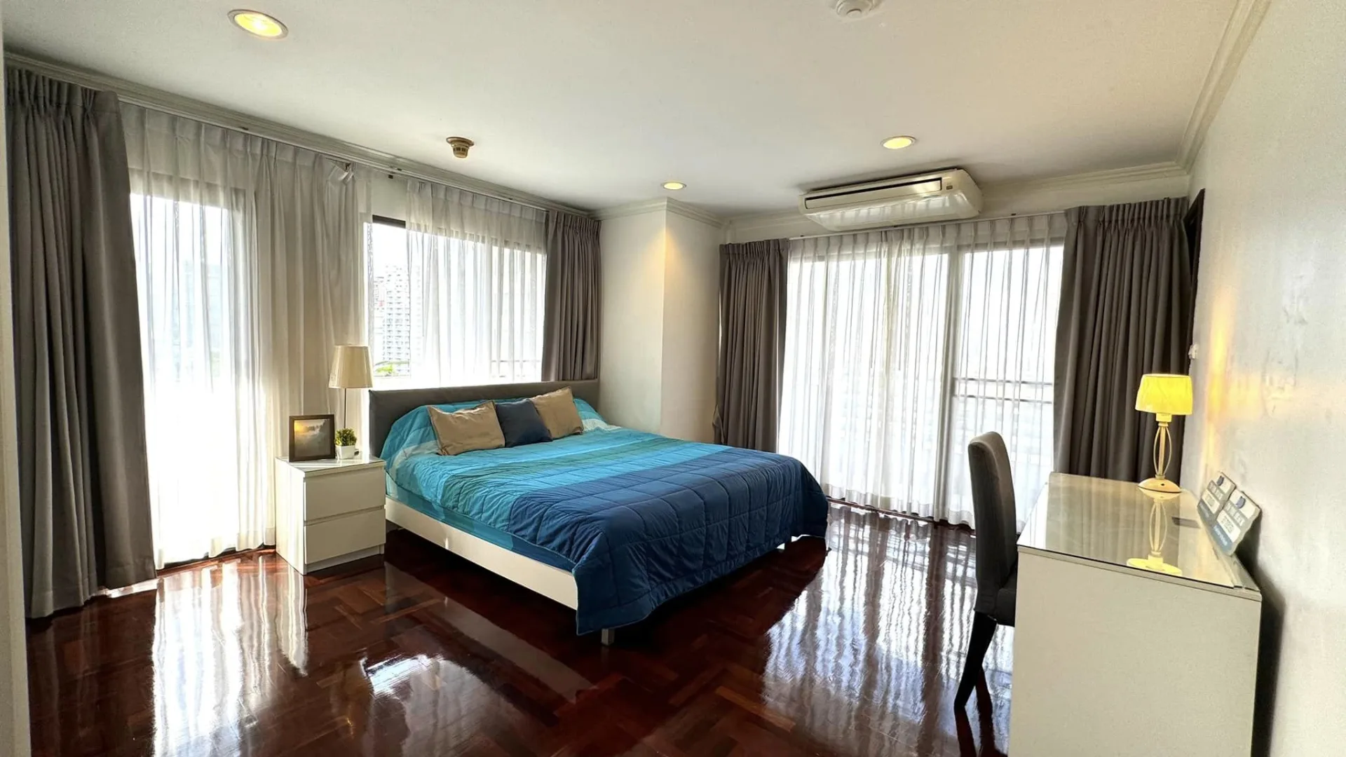Property photos for Richmond Palace