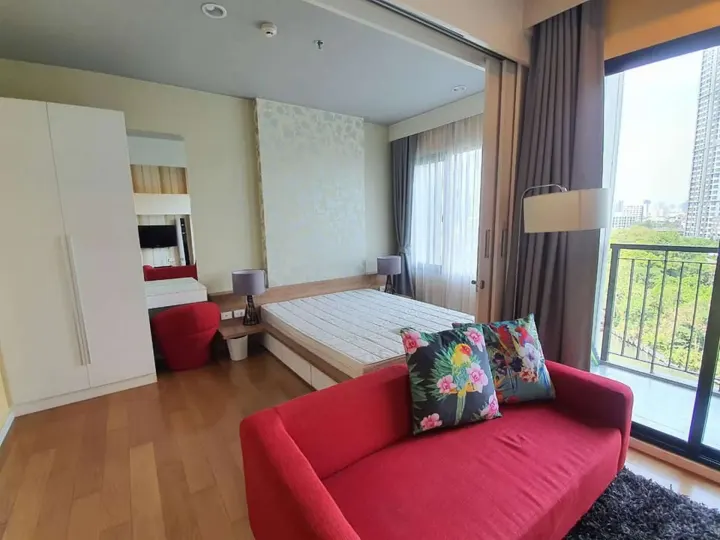 Property photos for Blocs 77