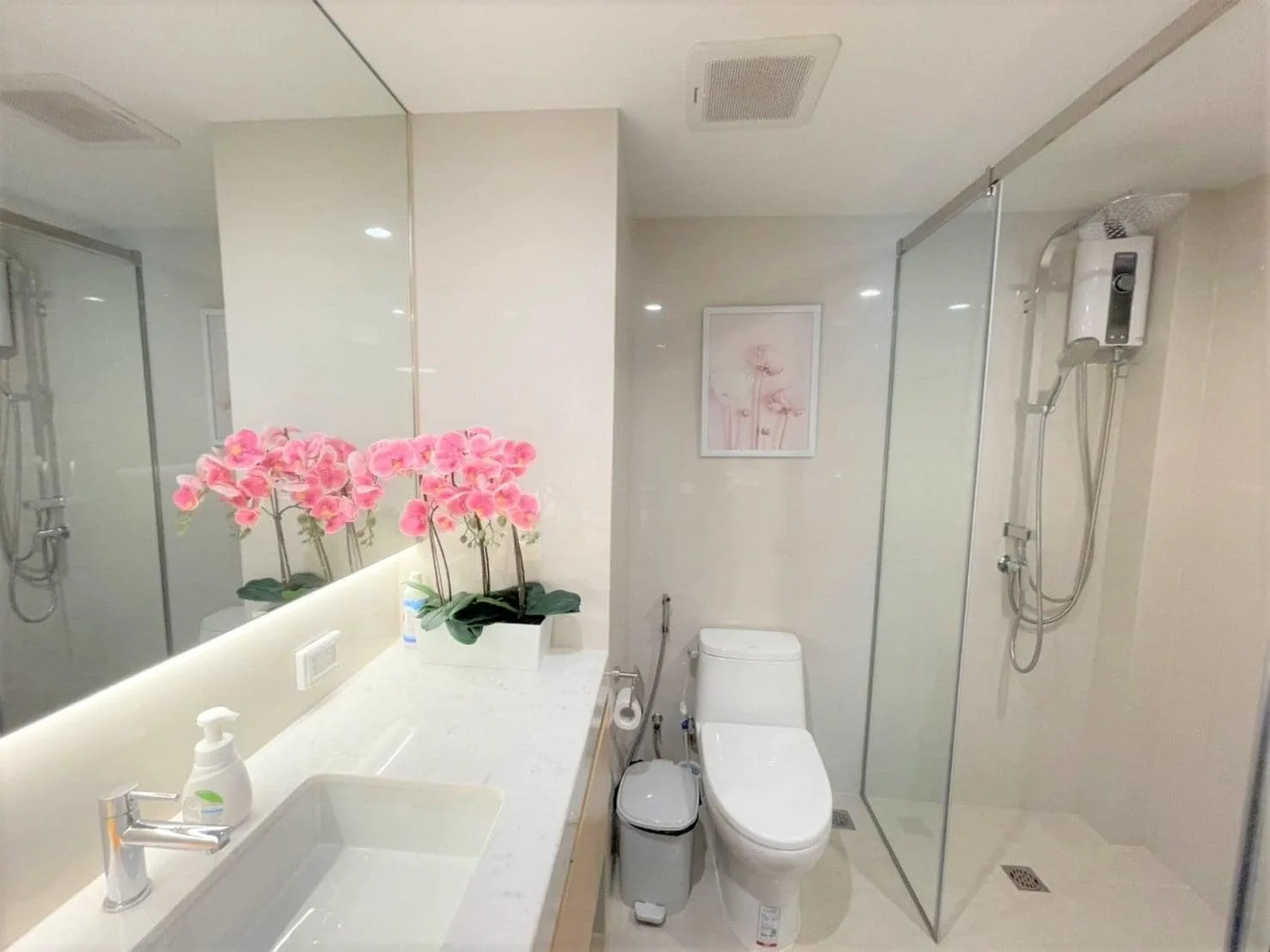 Property photos for Silom Suite