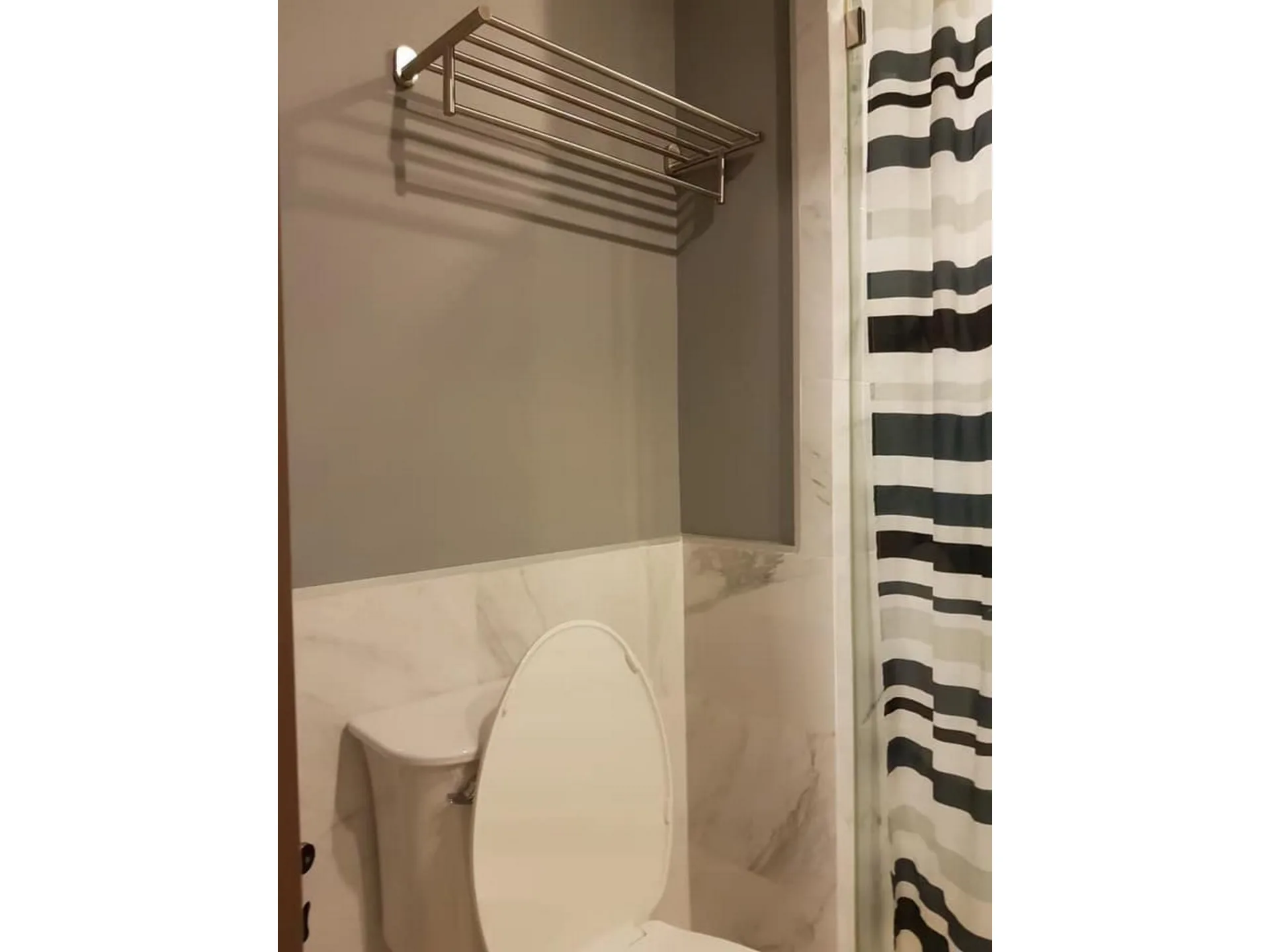 Property photos for The Reserve - Kasemsan 3