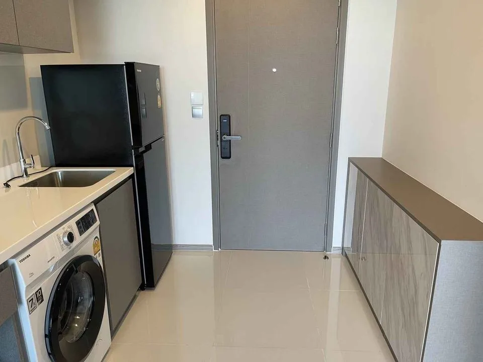 Property photos for Life Asoke Hype
