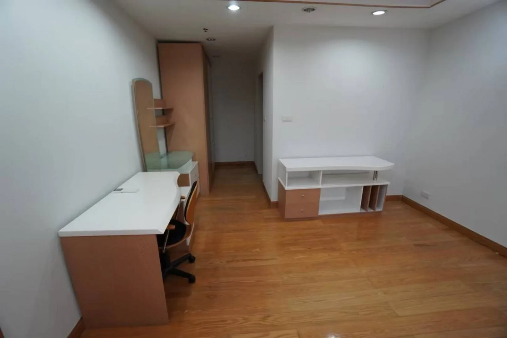 Property photos for The Royal Place 2