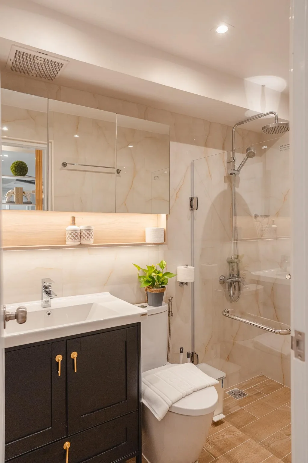 Property photos for Fortune Condo Town