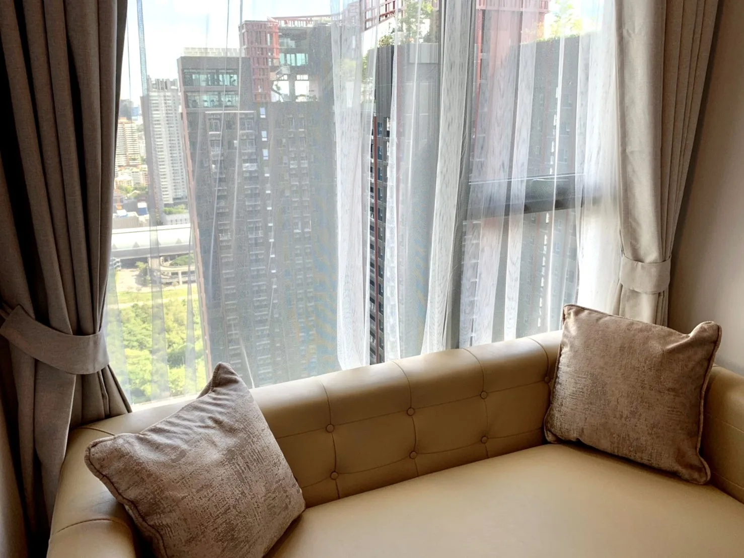 Property photos for LIFE Asoke - Rama 9