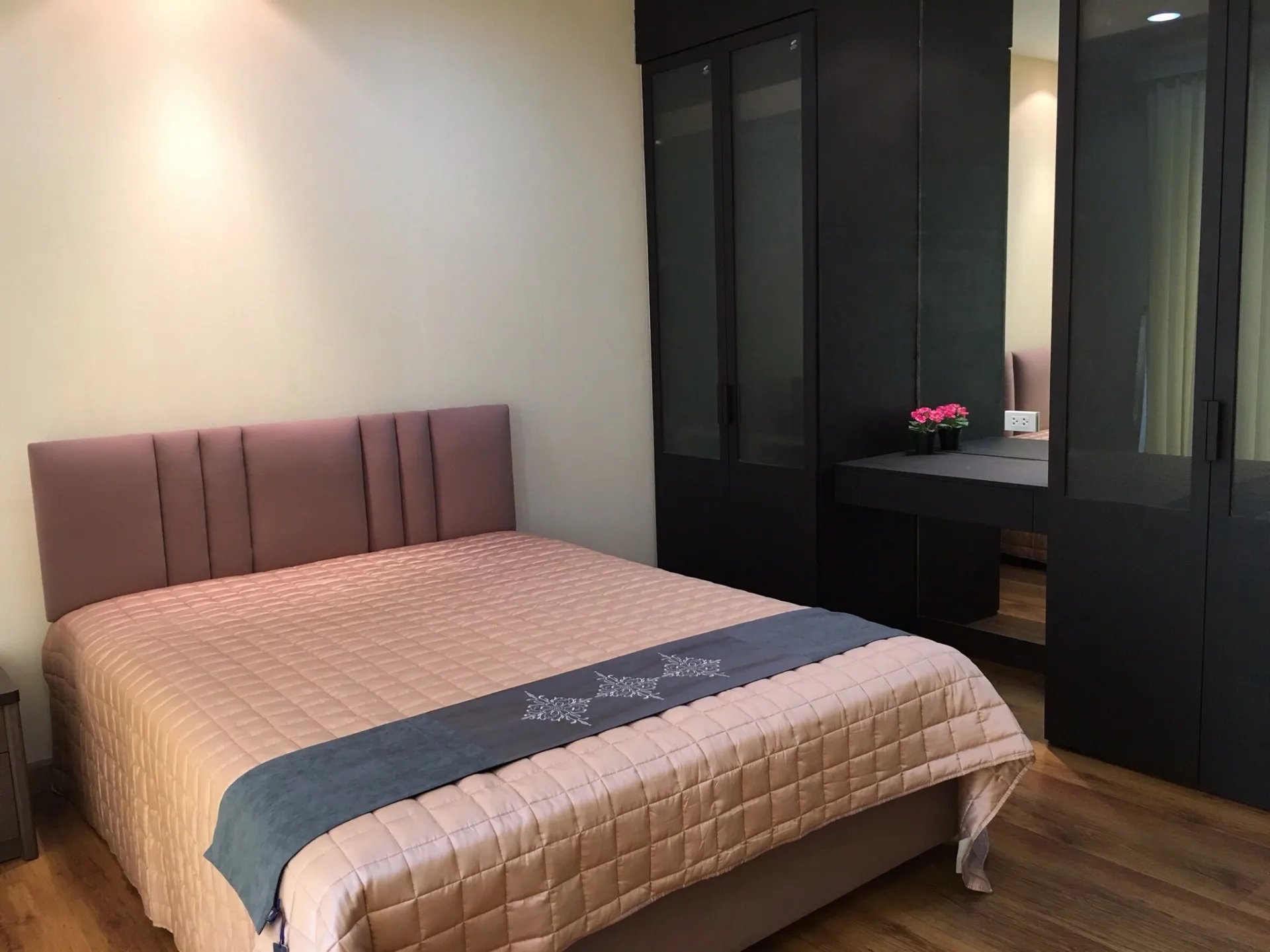 Property photos for Silom Grand Terrace