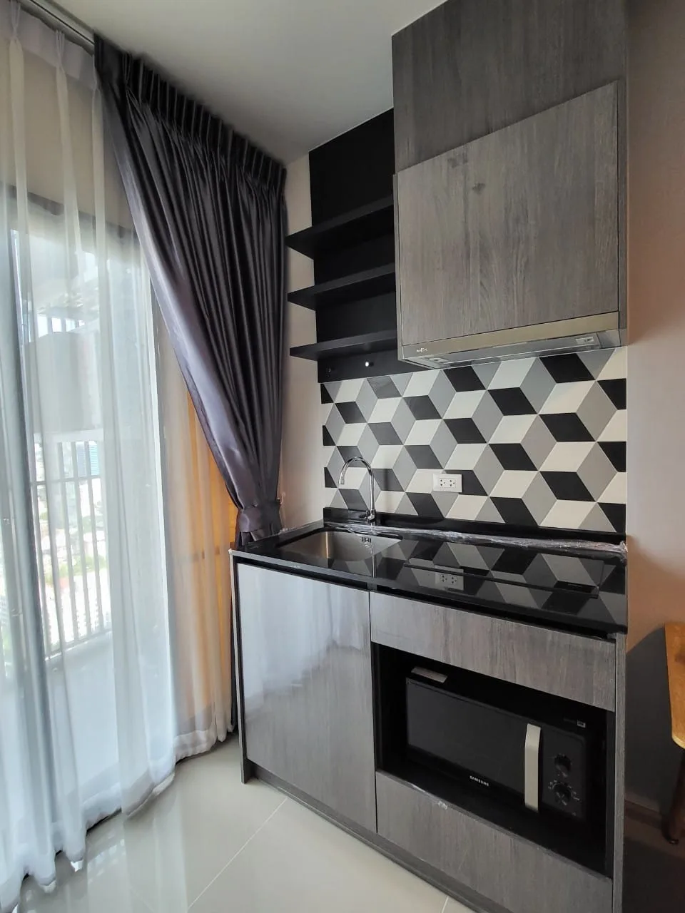 Property photos for The Base Phetchaburi-thonglor